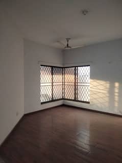 MIAN ESTATE OFFERS KANAL 1 STOREY INDEPENDENT HOUSE FOR SALE ON (SEMI COMMERCIAL) MAIN GHAZAN ROAD