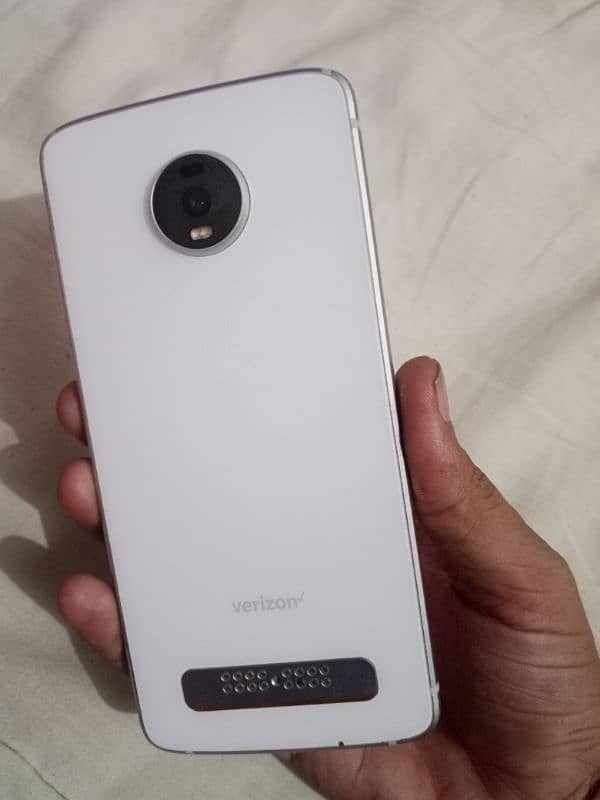 moto z4 2