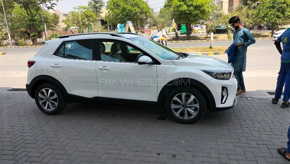 KIA STONIC 2024 1