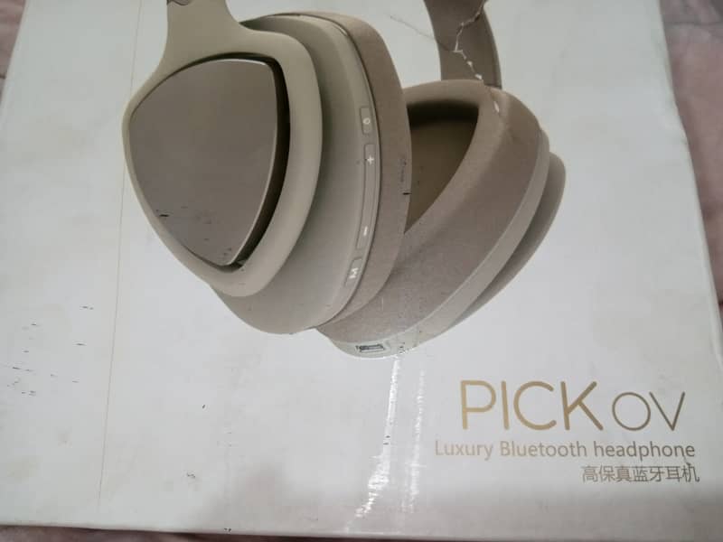 Bluetooth headphones with immersive, loud sound 0
