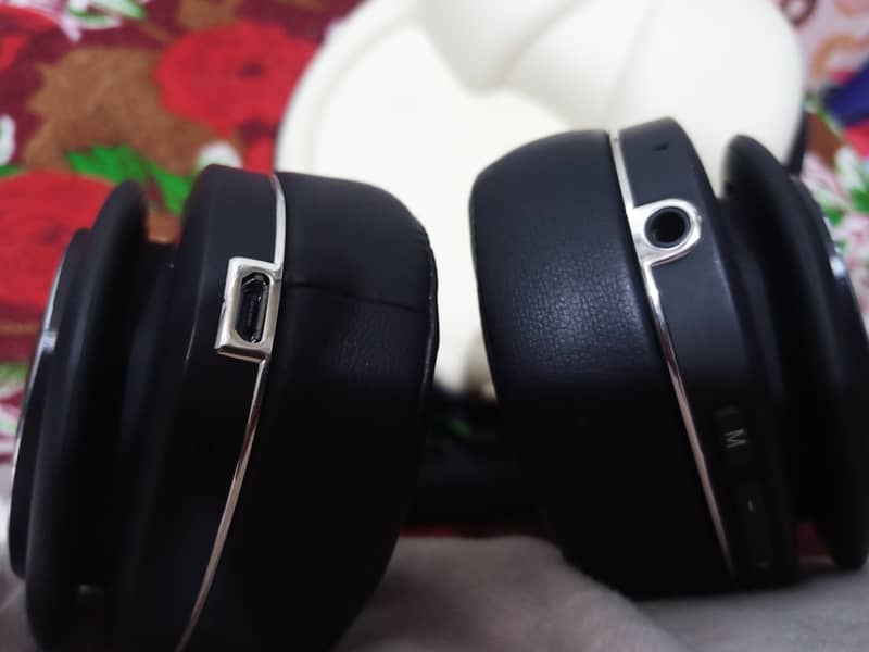 Bluetooth headphones with immersive, loud sound 4