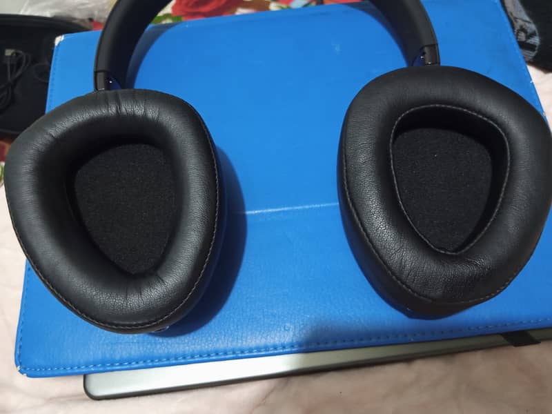 Bluetooth headphones with immersive, loud sound 8