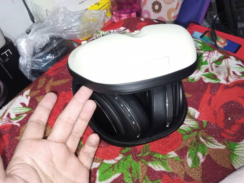 Bluetooth headphones with immersive, loud sound 10