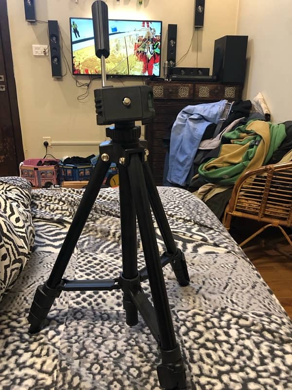 Benro T560 Tripod 2