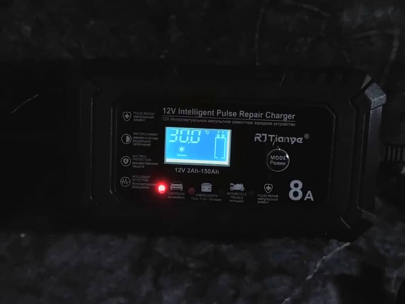 12V Intelligent Pulse Repair Battery Charger 1