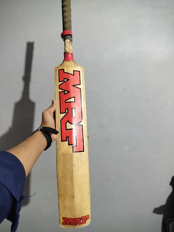 MRF Genius cock bat 1