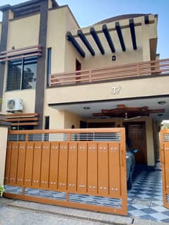 10 Marla used house available for rent in phase 2 bahria town Rawalpindi