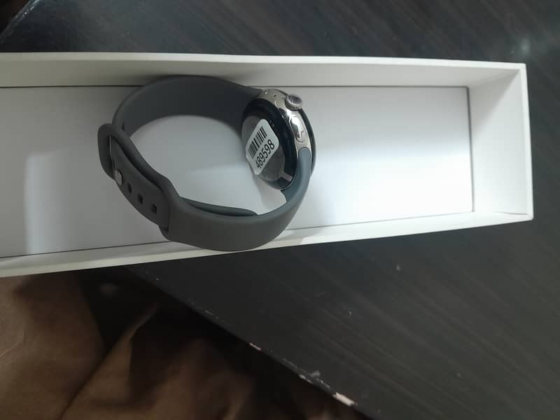 Google pixel watch 2,  41mm GPS 1