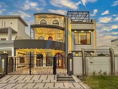 Luxury Triple Story House For Sale in Buch Executive Villa