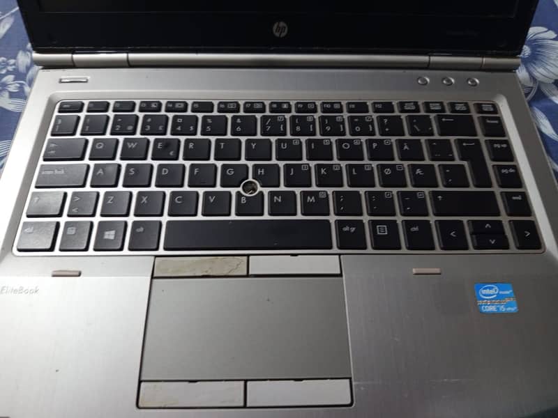 hp laptop urgent sell 3