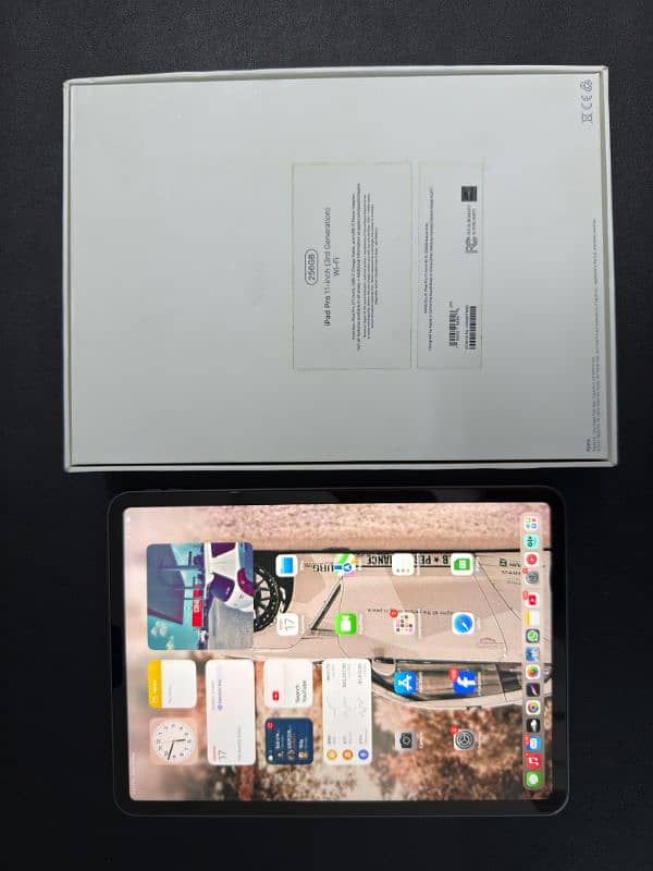 Ipad pro 2021 M1 (3rd generation) 256gb 10/10 11 inch 9