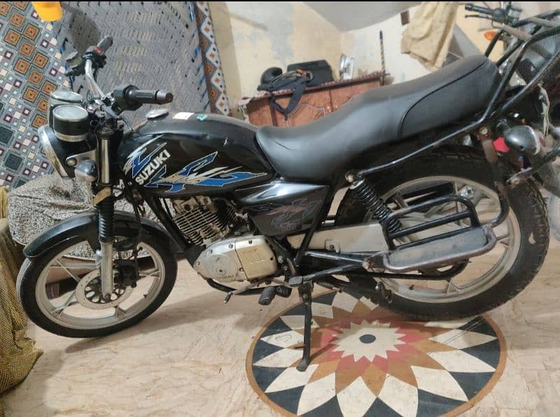 suzuki gs 150 SE 1