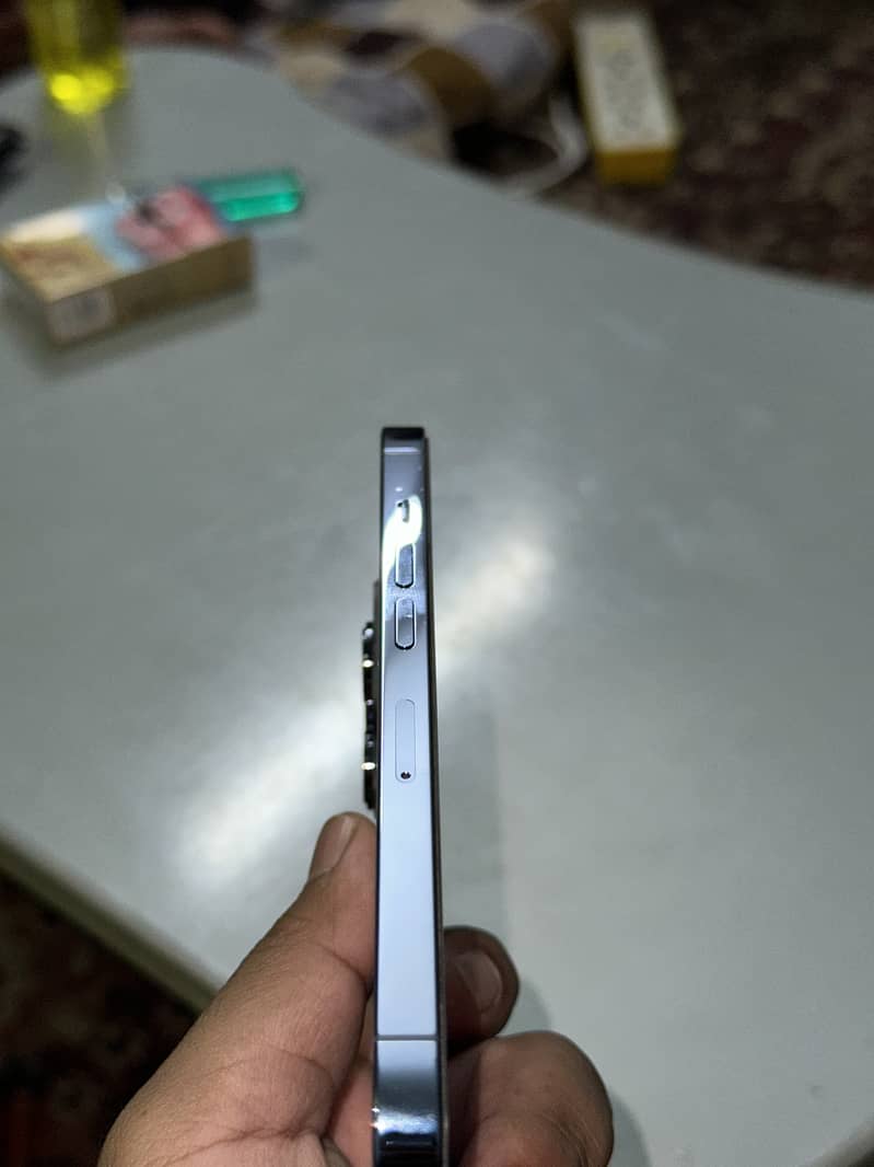 Apple iPhone 13 Pro 2