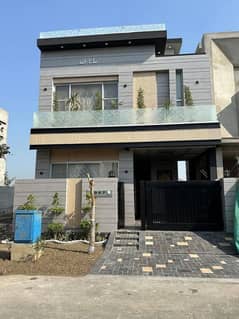 5 Marla Brand New Modern House For Sale