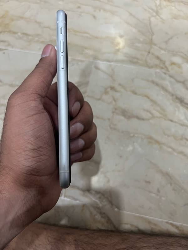 iPhone XR 2