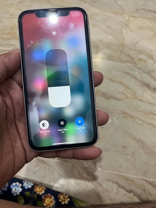 iPhone XR 8