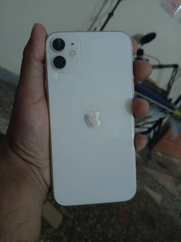 iphone 11 128gb Non PTA true tone Active 1