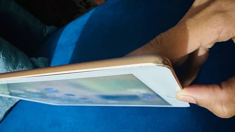 iPad 6th Gen 32GB 4