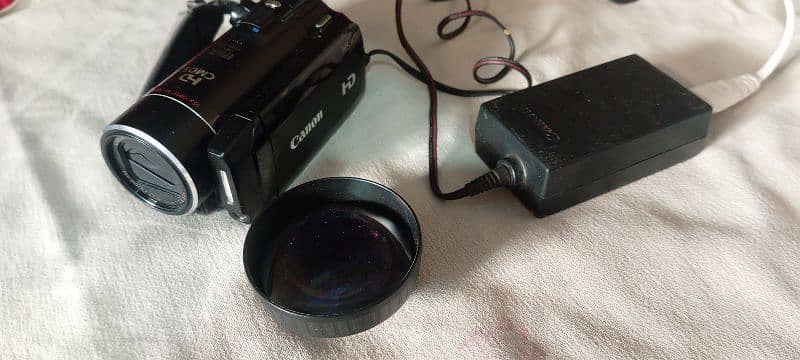 Handycam CANON HF21 4