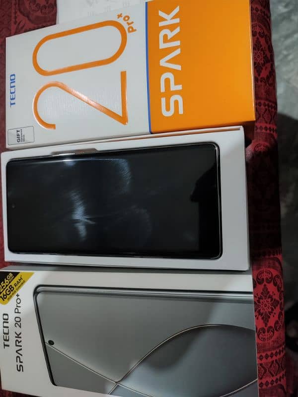 Tecno spark 20 pro plus 12