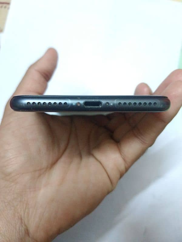 Iphone 8 Plus 64 GB In Original Bettery Health Waterpack 4