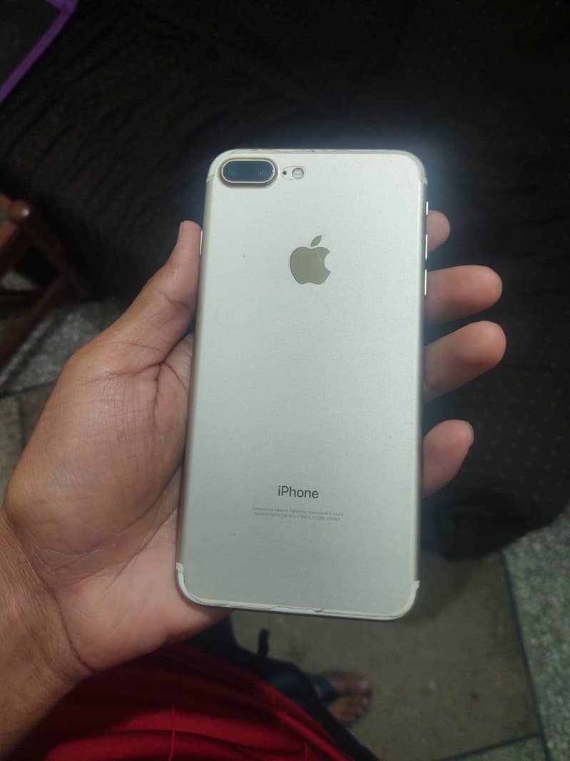 Apple iPhone 7 Plus 0