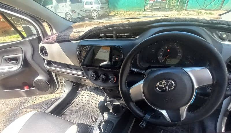 Toyota Vitz 2015 5