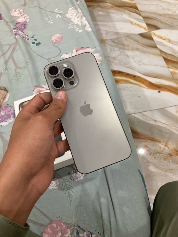 iphone 15 pro max 5