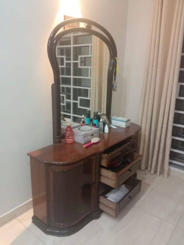 Dressing Table 1