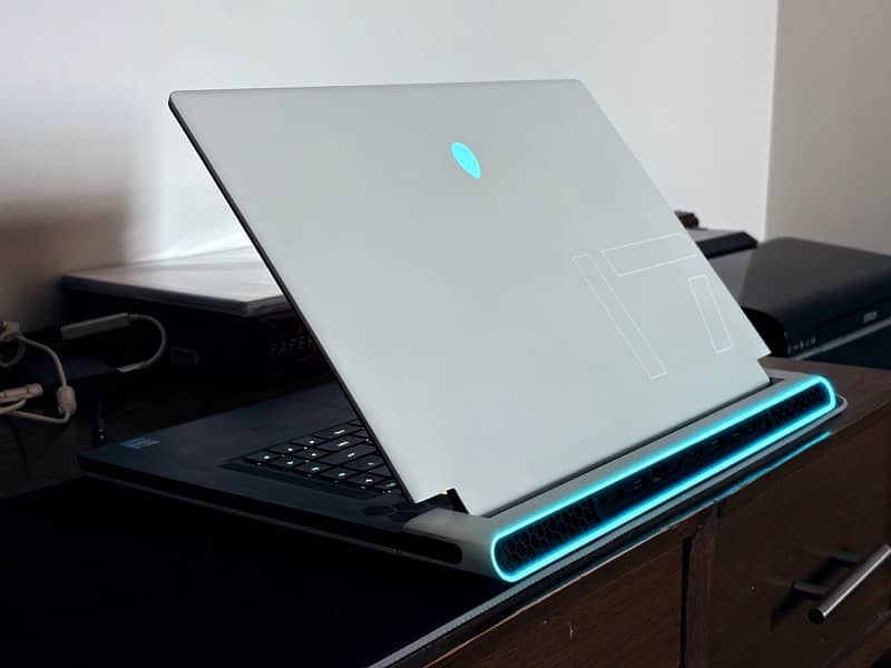 Alienware 17 inch 5