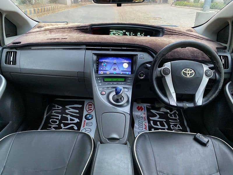 Toyota Prius 2011 8