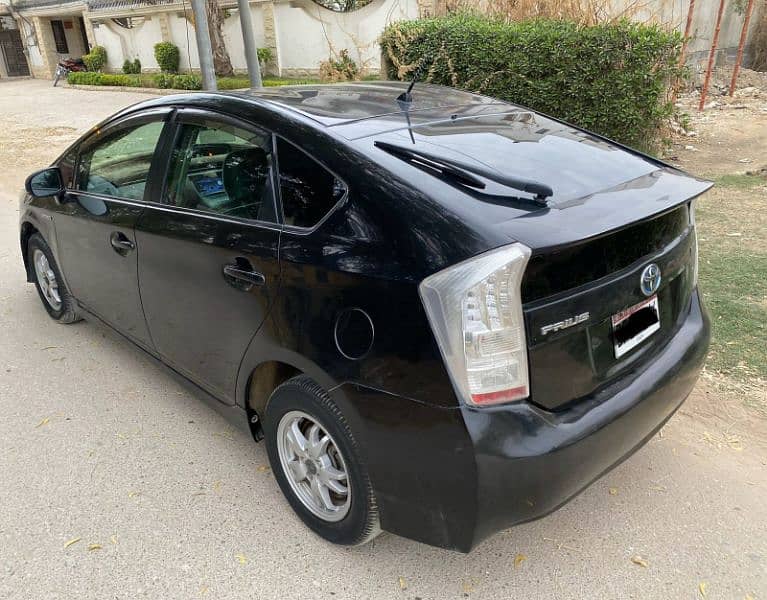 Toyota Prius 2011 13