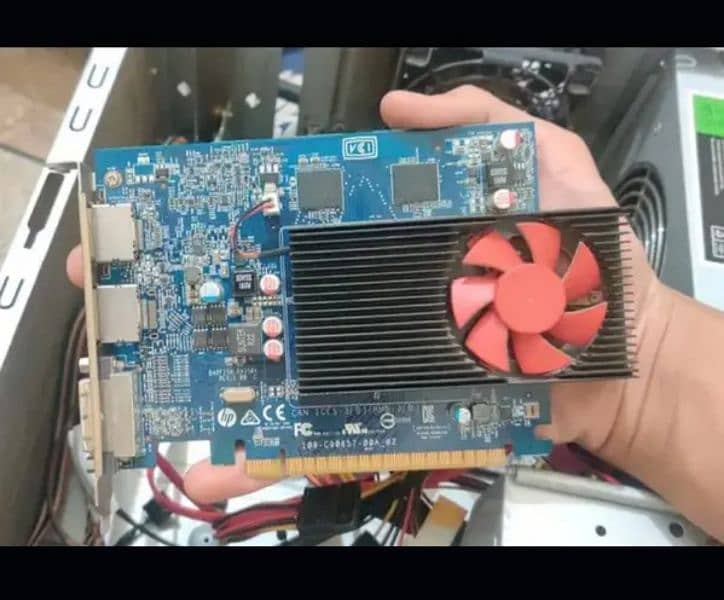 AMD R9 350 GPU 0