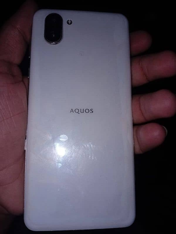 aquos r3 for sale 6