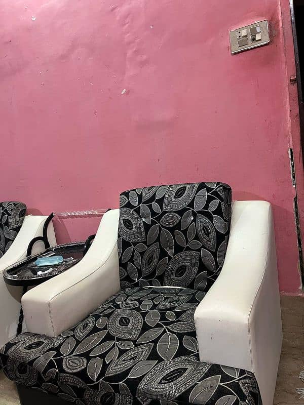 5seater sofa set and curtains 4