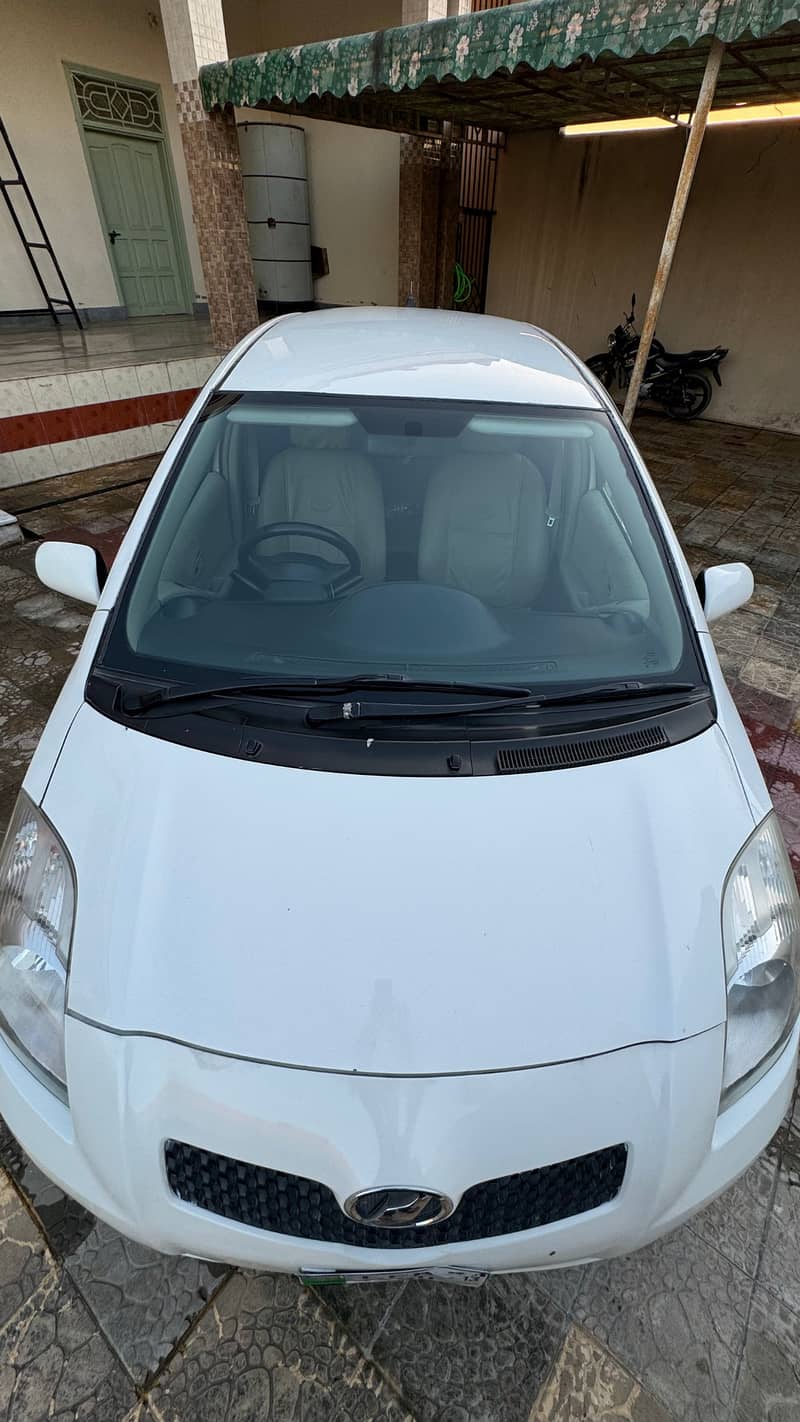 Toyota Vitz 2013 11