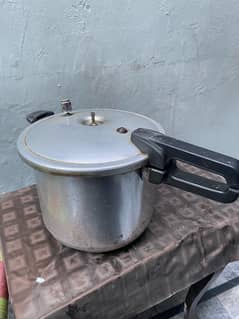 pressure cooker