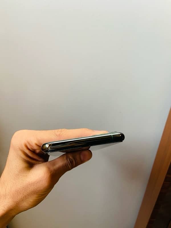 iphone 11 pro max 3