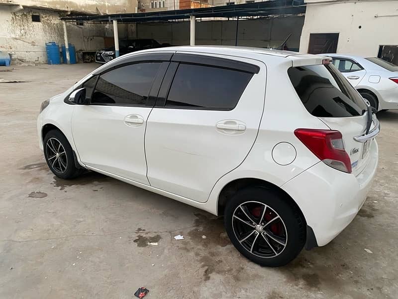 Toyota Vitz 2015 3