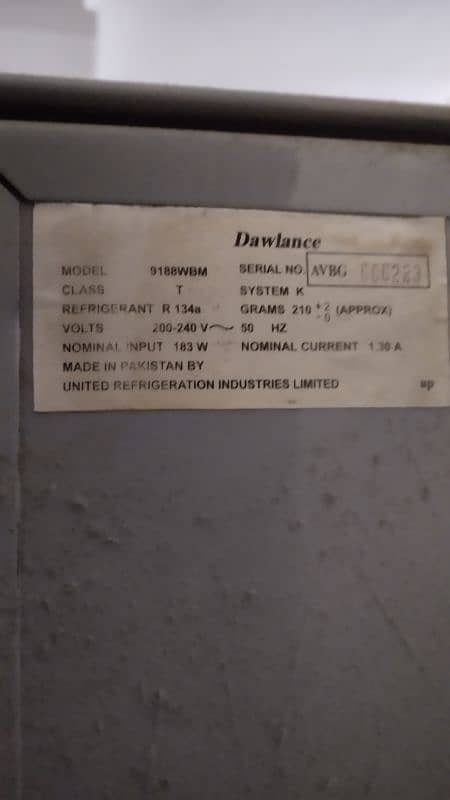 dawlance refrigerator in good condition 3