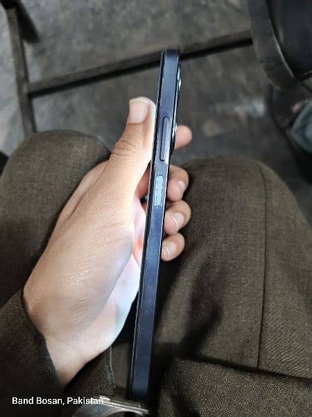 Realme C63 6/128 1