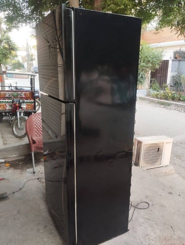 glass door bilkul ok 4