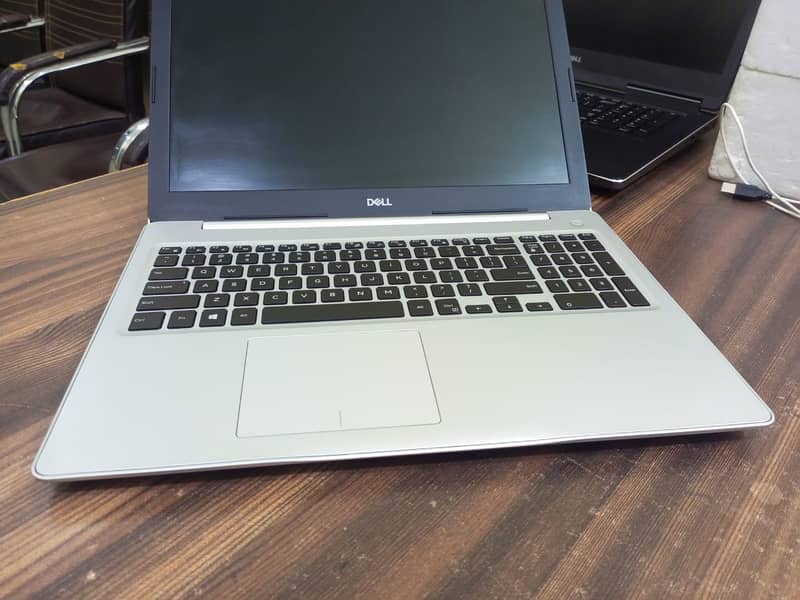 Dell Inspiron 15 5570 Core i7 8th Gen 8GB/256GB SSD COD available 11