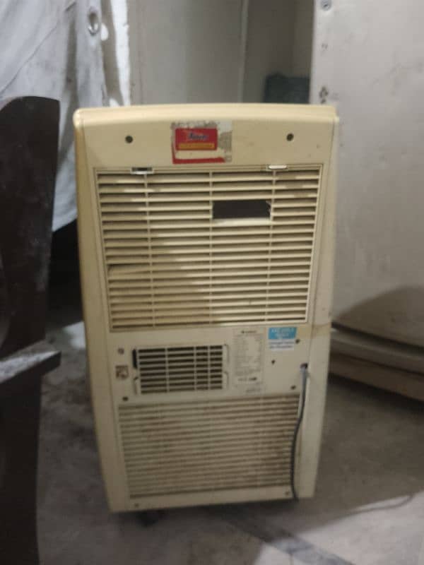 GREE  240 Volt Chilor AC 2