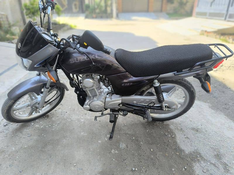 Suzuki GD 110s 3