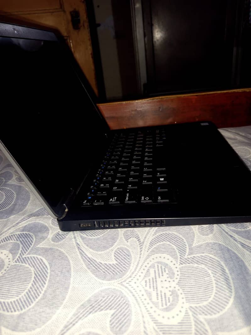 Dell Laptop 3