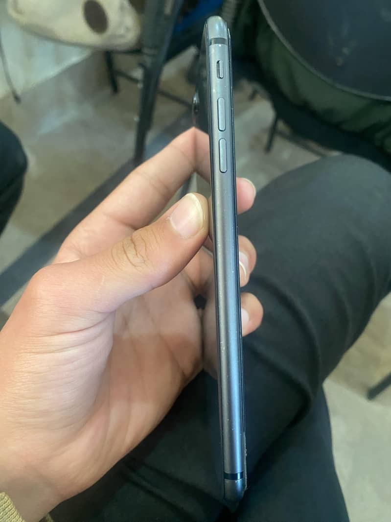 Apple iPhone 8 Plus 2