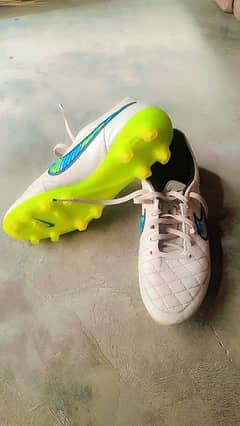 football shoes UK 7.5