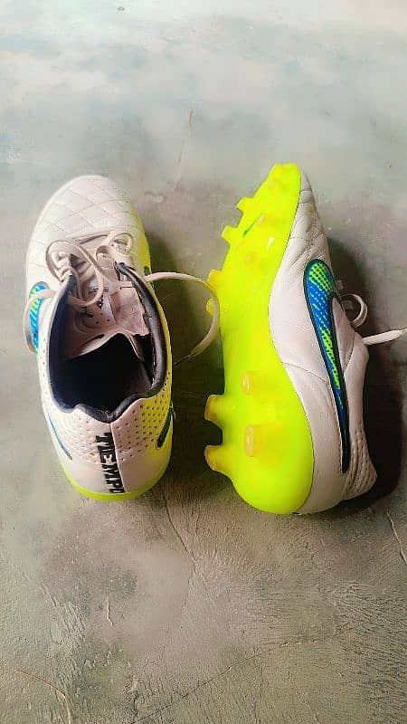 football shoes UK 7.5 1