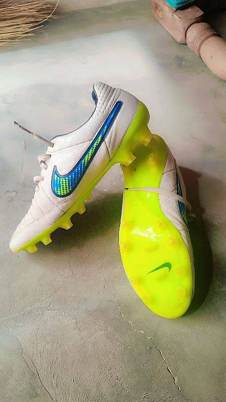 football shoes UK 7.5 2